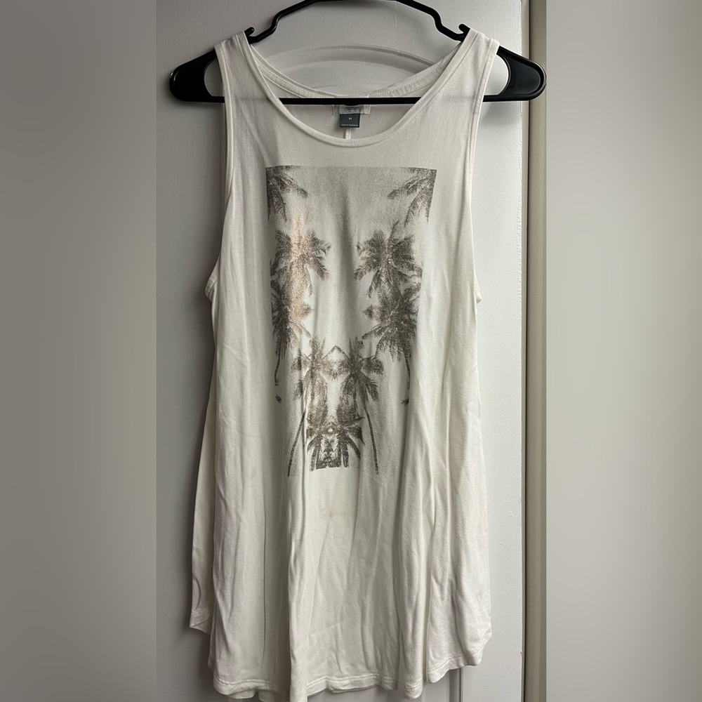 Beach print flowy tank top from Old Navy!